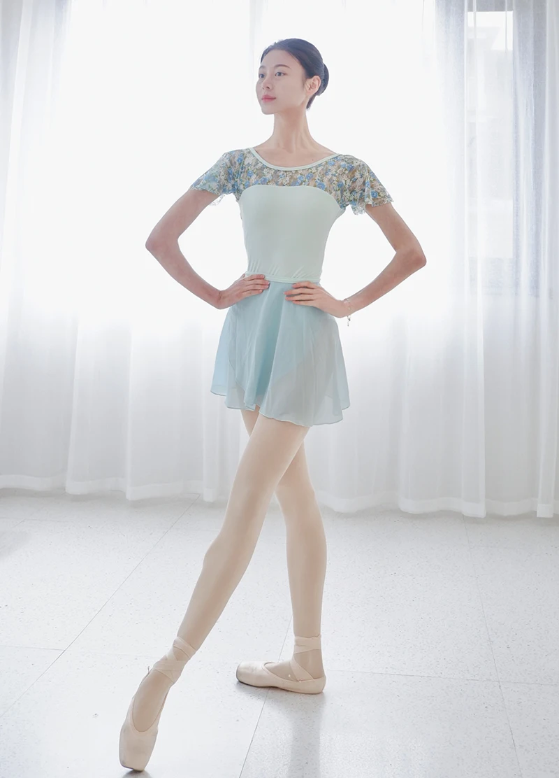 Женский гимнастический костюм купальник для балета танцев с коротким рукавом