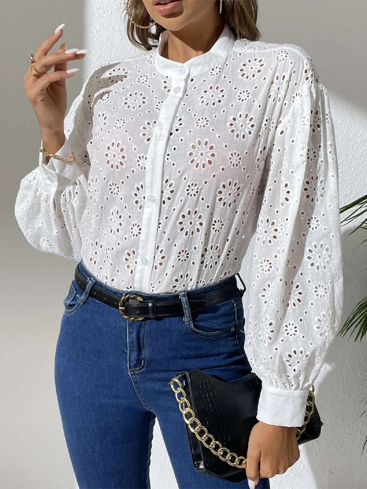 Блузка женская демисезонная с длинным рукавом и V-образным вырезом |