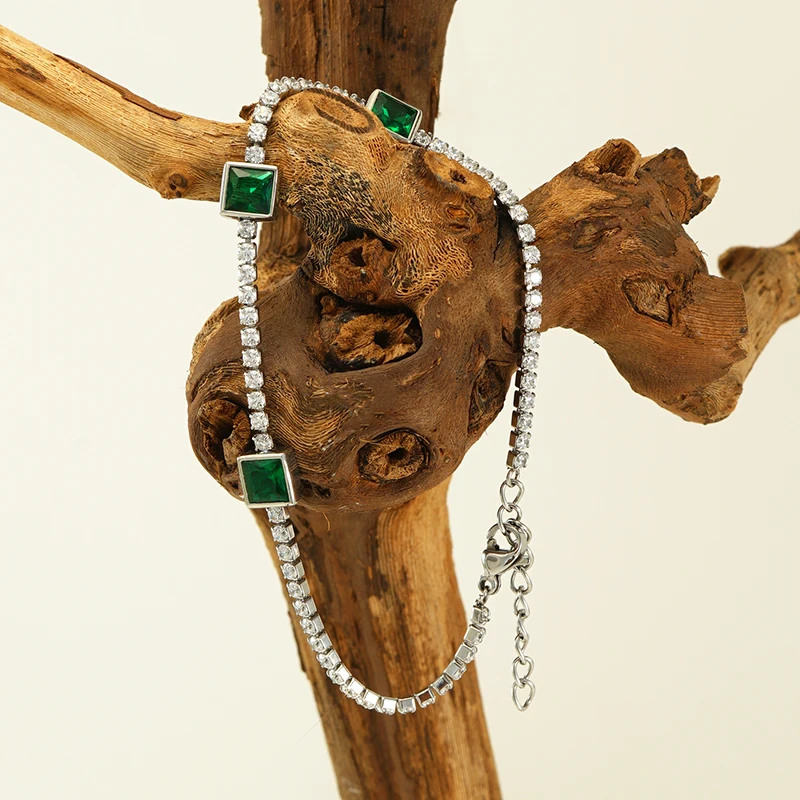 Женский браслет с цирконом Изумрудный