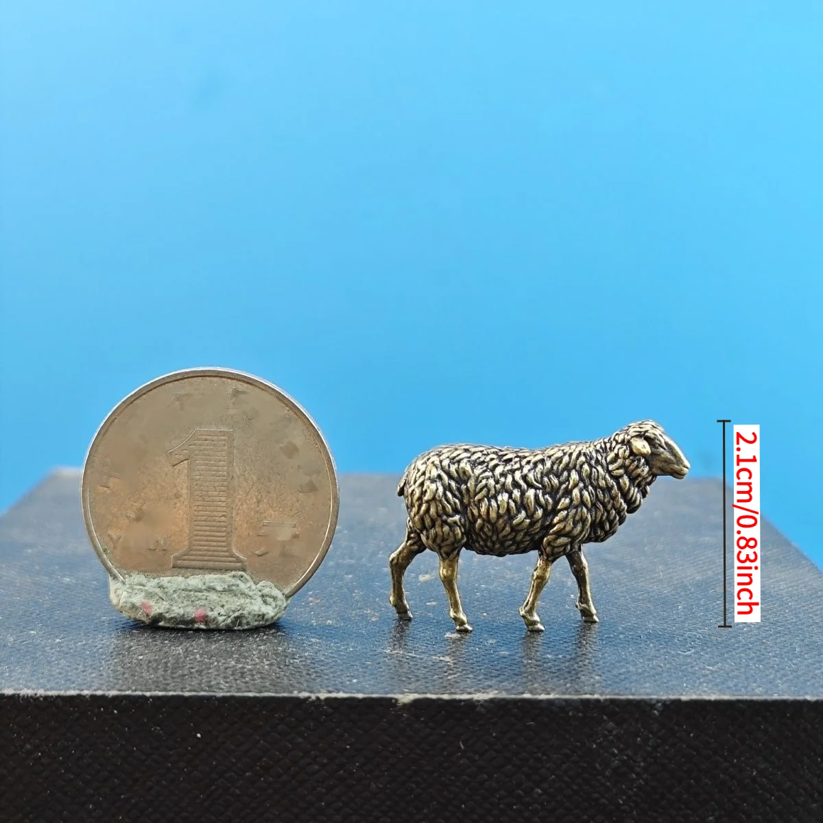 

Миниатюрная фигурки овец из латуни