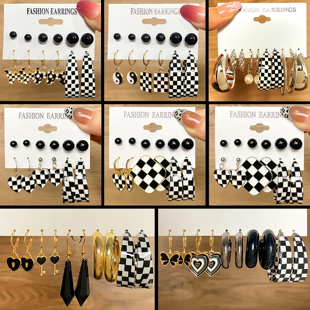 

Маленькая группа дизайна с масляными каплями и бриллиантами клетчатые Узорные серьги карты, Винтажные серьги, элегантные и универсальные