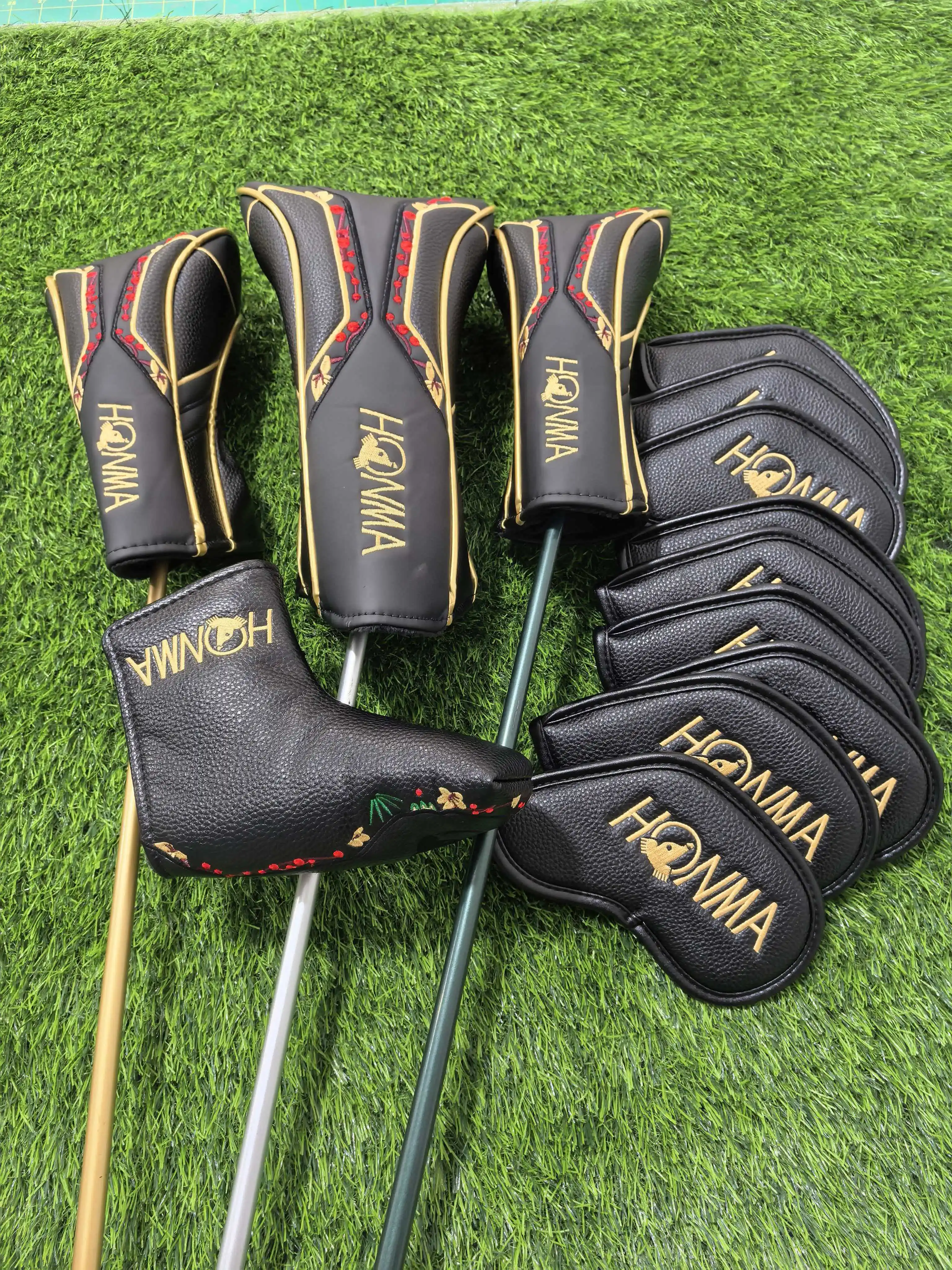 Фото Чехол для головки клюшки HONMA Premium Golf: для драйвера, фервей-вуда, паттера, белый с золотой вышивкой, защита для головки клюшки №1