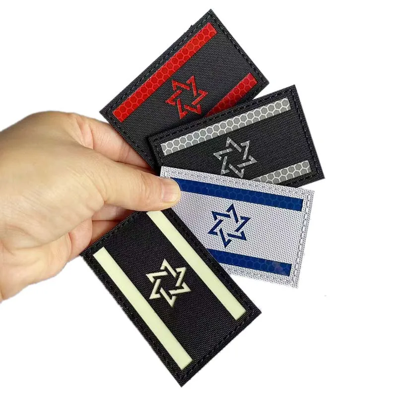 Нашивка с искусственным израильским флагом 8*5 см вышитая светящаяся в темноте