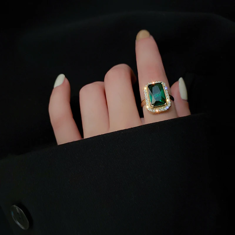 

Green Crystal Ring 2022 Trend Luxury Woman Rings Korean Fashion Aesthetic Ring for Women Jewelry Charm Rings Women's Accessories