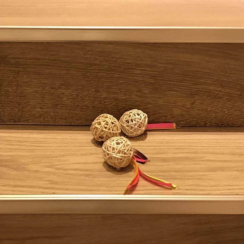 Маленький флуоресцентный мяч из ротанга дразнящий для кошек 5 см лоза царапин