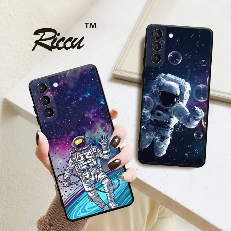 

Cartoon Space Astronaut Telescope Phone Case For Samsung Galaxy S22 S21 S20 FE Ultra S10 S9 Plus S10e Note 20Ultra 10Plus Cover