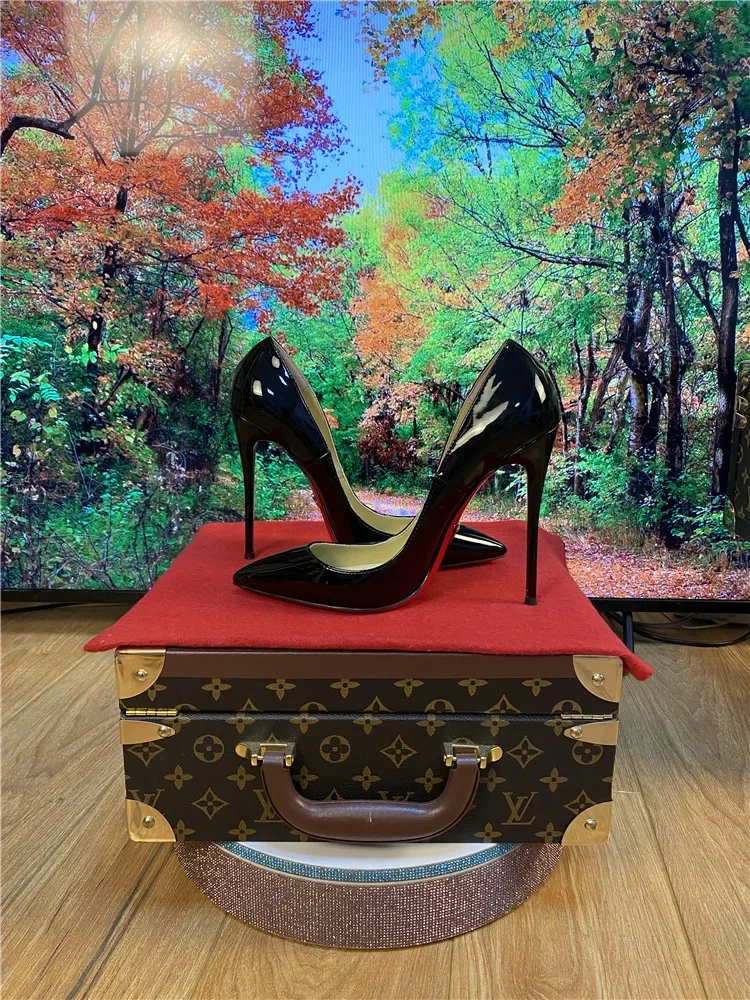 Женские лакированные туфли на высоком каблуке профессиональные с острым носком