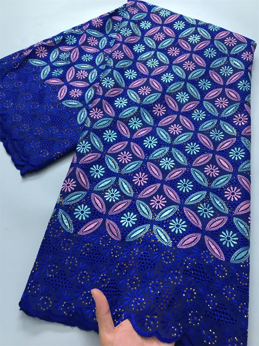 Швейцарское кружево с камнями 2.5 ярда