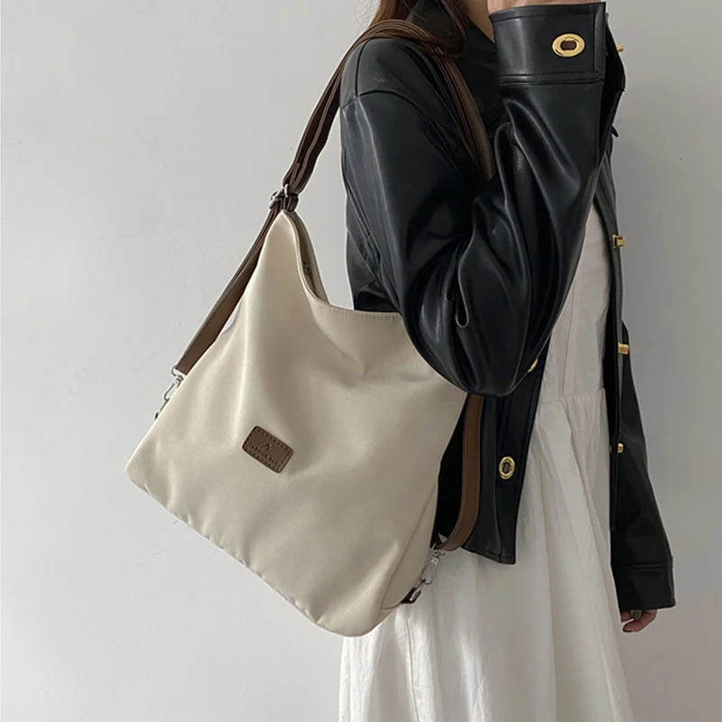 Женская дизайнерская сумка через плечо