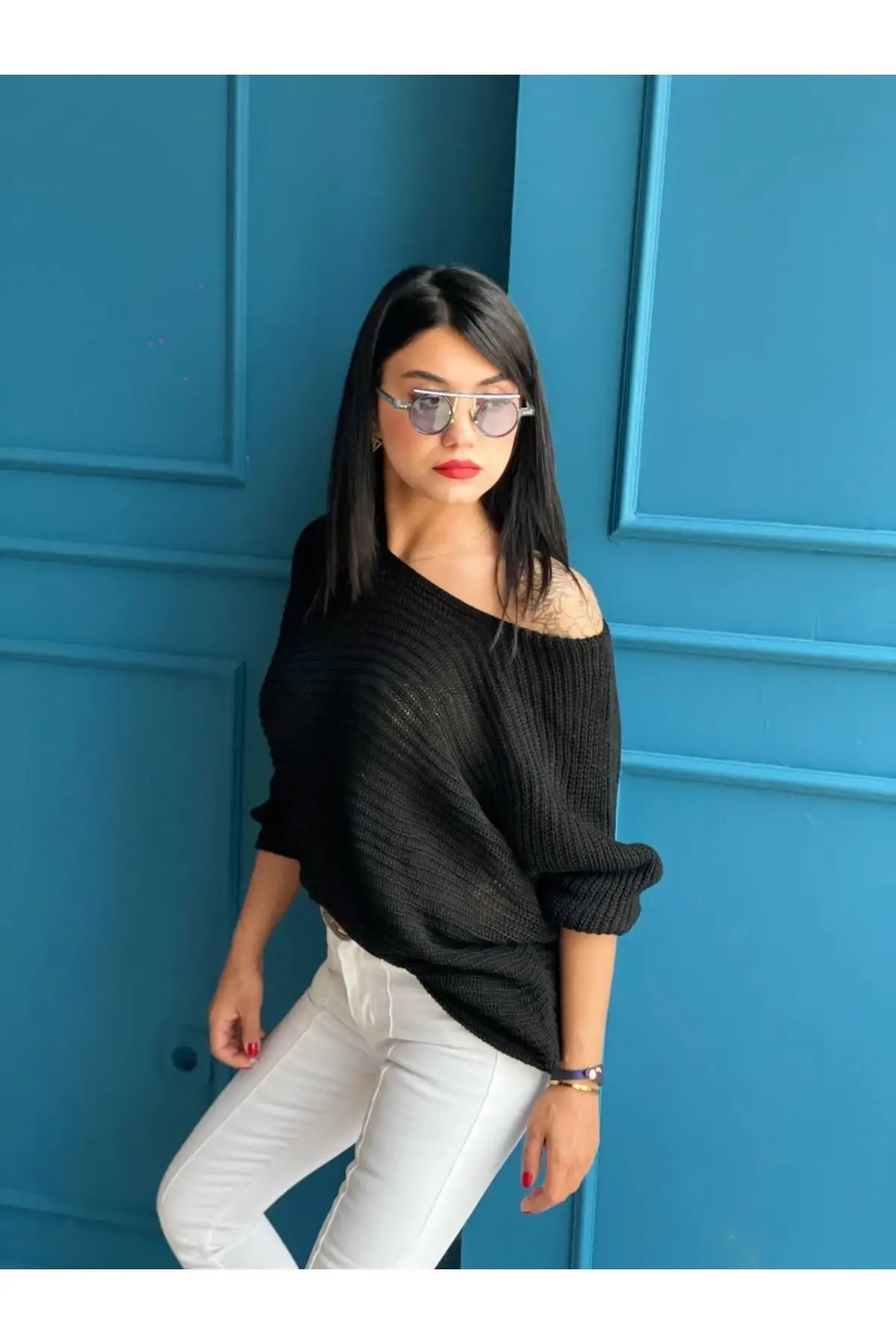 

Женский трикотажный свитер