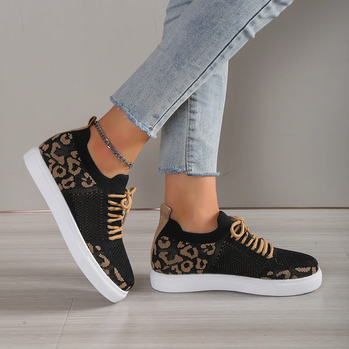 Women's Casual Sports Shoes 2023 New Leopard Print Round Head Tie Up Flat Bottom Comfortable Mesh Women's Shoes Size 43