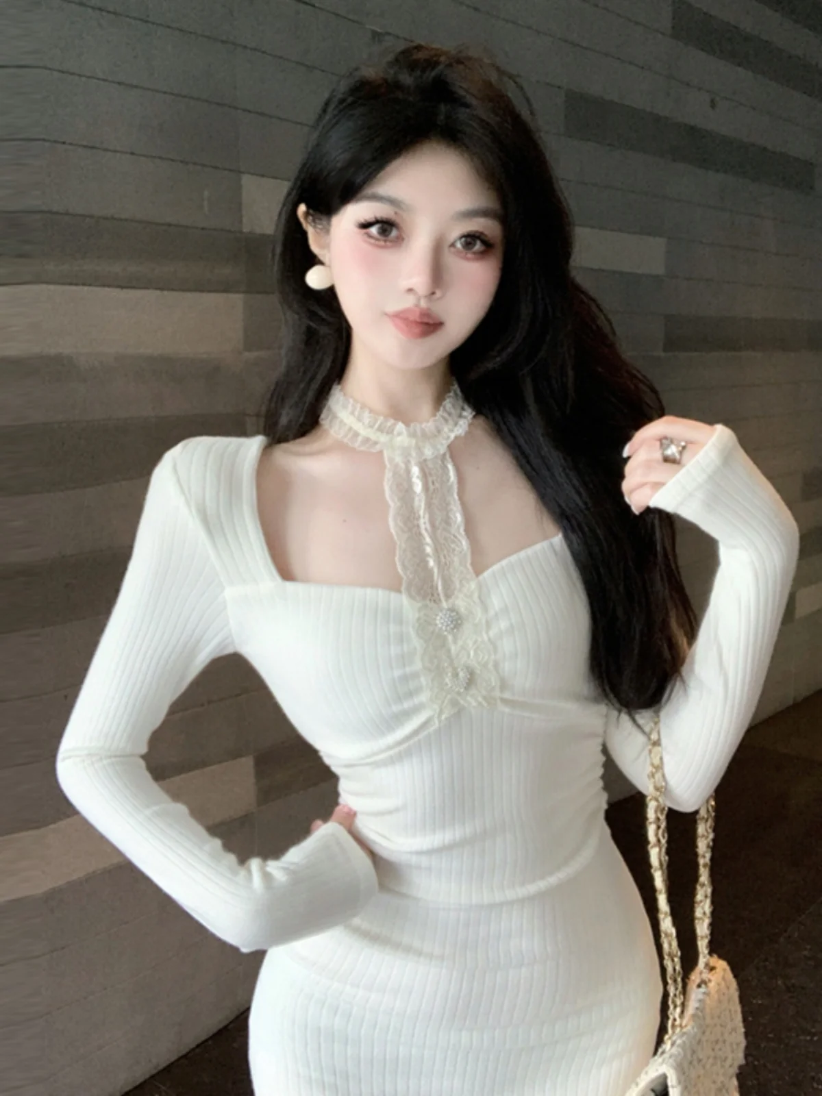 Белая кружевная строчка с подвесным вырезом Pure Desire Юбка на бедрах длинными