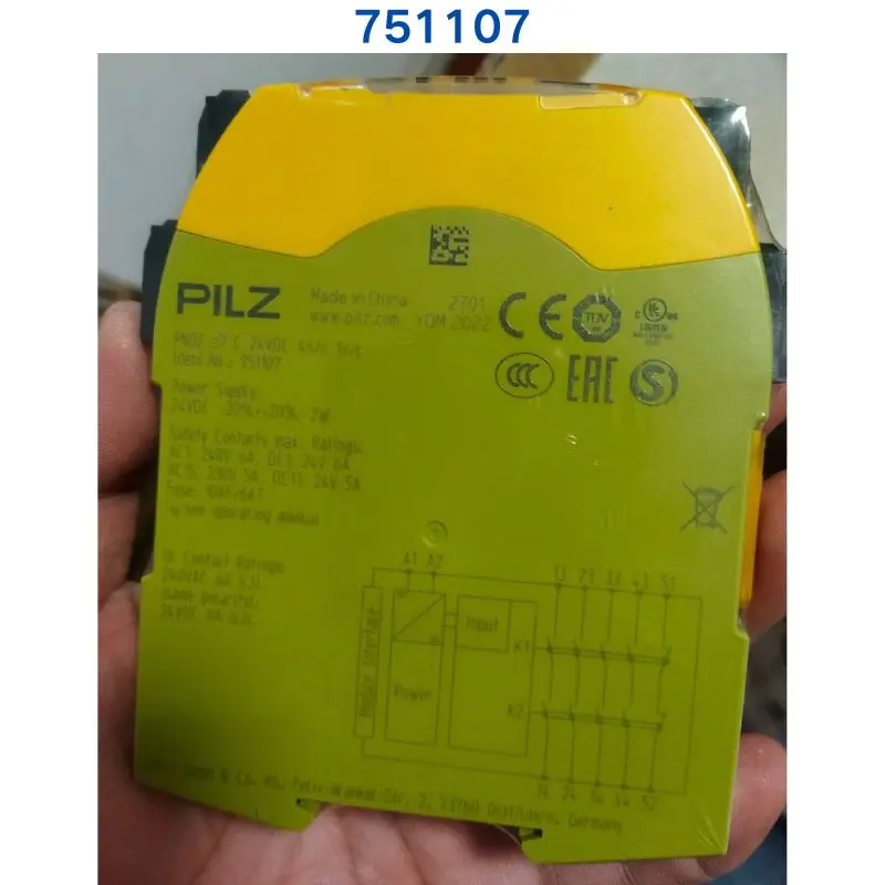 Совершенно новое реле PILZ PNOZ s7 C 24VDC 4n/o 1n/c 751107