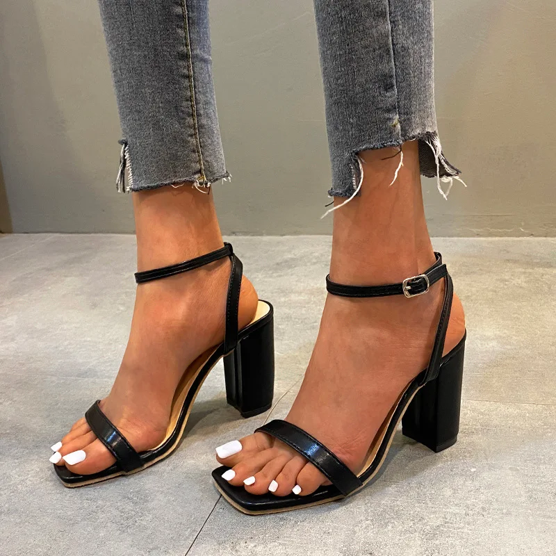 

Женские босоножки из ПУ кожи, на толстом среднем каблуке, с блестками