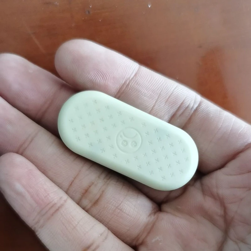 

Second-Hand out-of-Print EDC White Luminous Top Coin Stress Relief Toy PPB Fidget Spinner