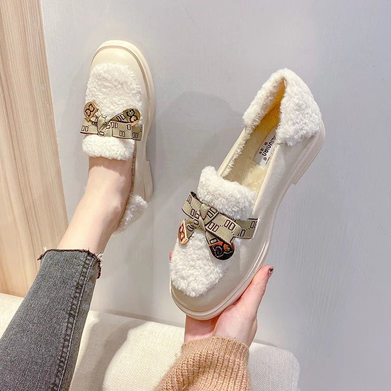 Plush Shoes Women Winter New Outdoor Fashion Bow Design Slip on White Cotton Shoes Plush Loafers Large Size Lightweight Shoes