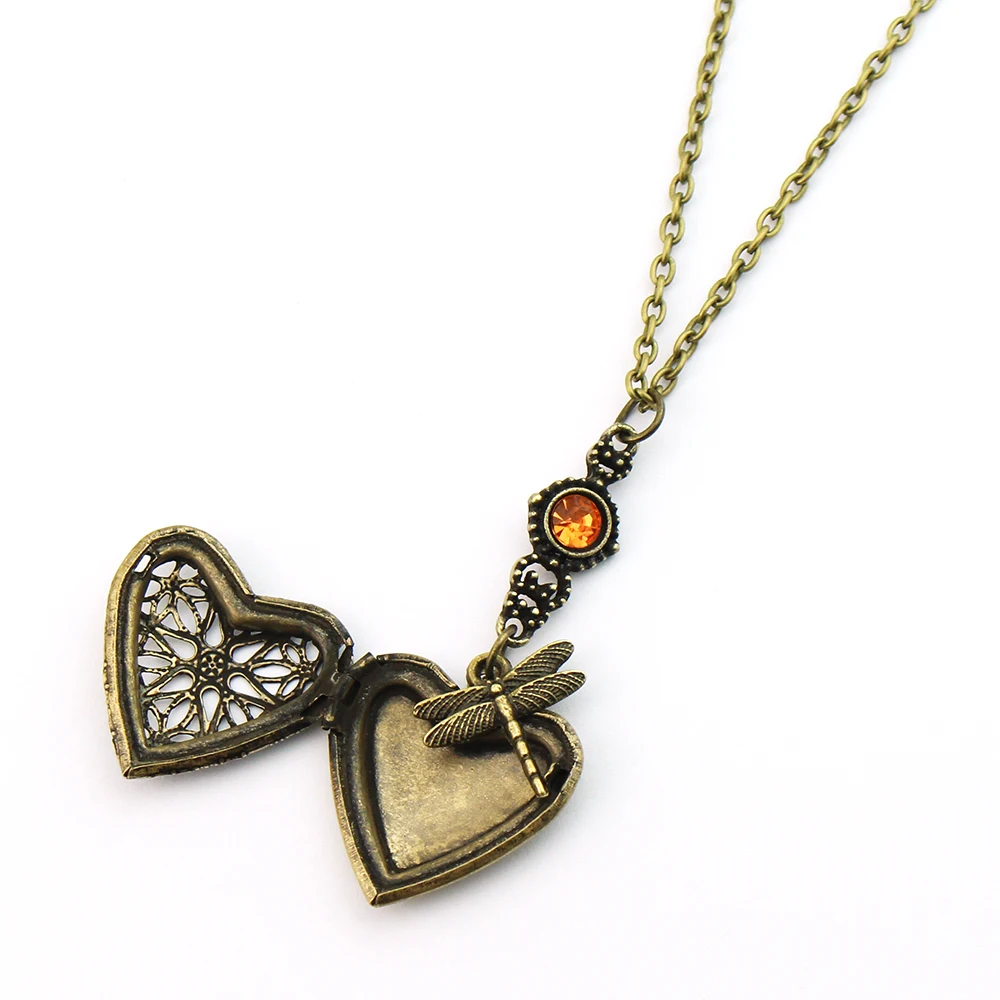 Sweet Peach Heart Love Chain Necklace for Woman Hollow Opening and Closing Heart Shaped Cute Dragonfly Photo Box Pendant Necklac