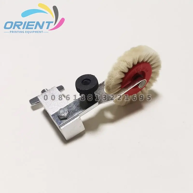 

66.891.005F 66.020.119F Paper Pressing Brush Wheel Assembly For Heidelberg SM102 CD102 Printing Machine Spare Parts
