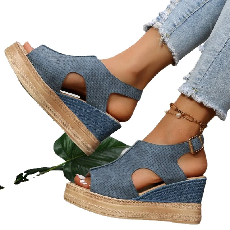 2023 Summer New Fish Mouth Large Slope Heel Sandals Fashion Open Toe Buckle Beach Sandals Roman Style High Heel Sandals