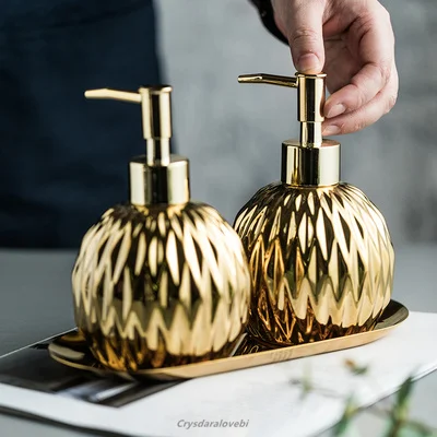 

Позолоченная керамическая бутылка для мыла, рельефный декоративный Настольный контейнер для мытья тела, Креативные аксессуары для ванной ...