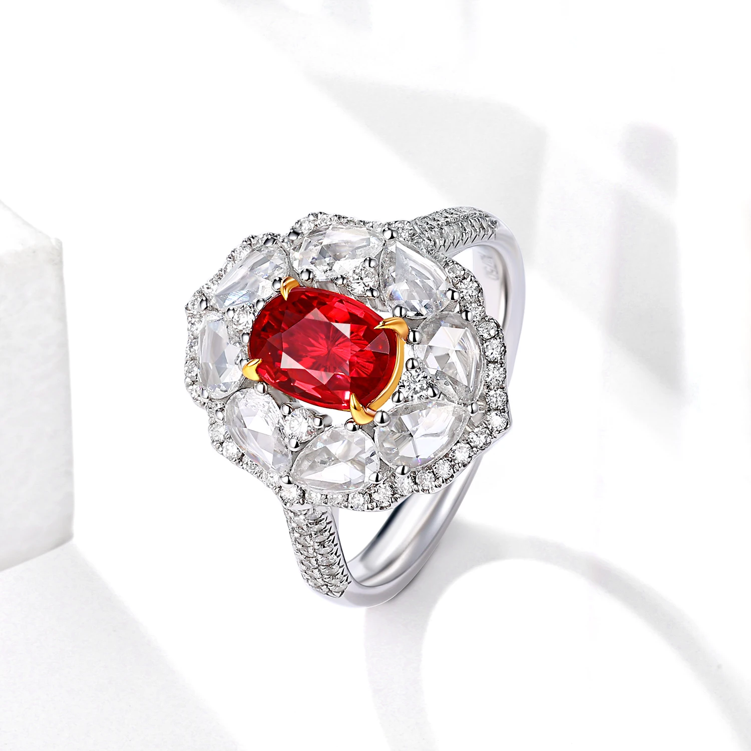 Рисунок 3 - Роскошные ювелирные изделия AU750