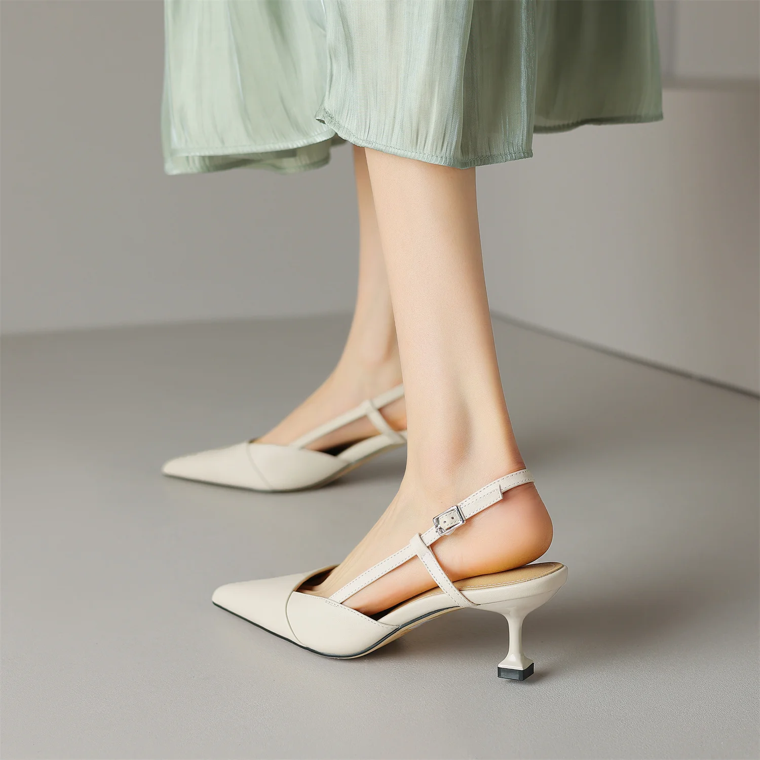 Heel Sandals Women 2023 Luxury Cowhide Upper Sheepskin Insole Sheepskin Insole Pointed Toe Slingback Handmade Female Shoes