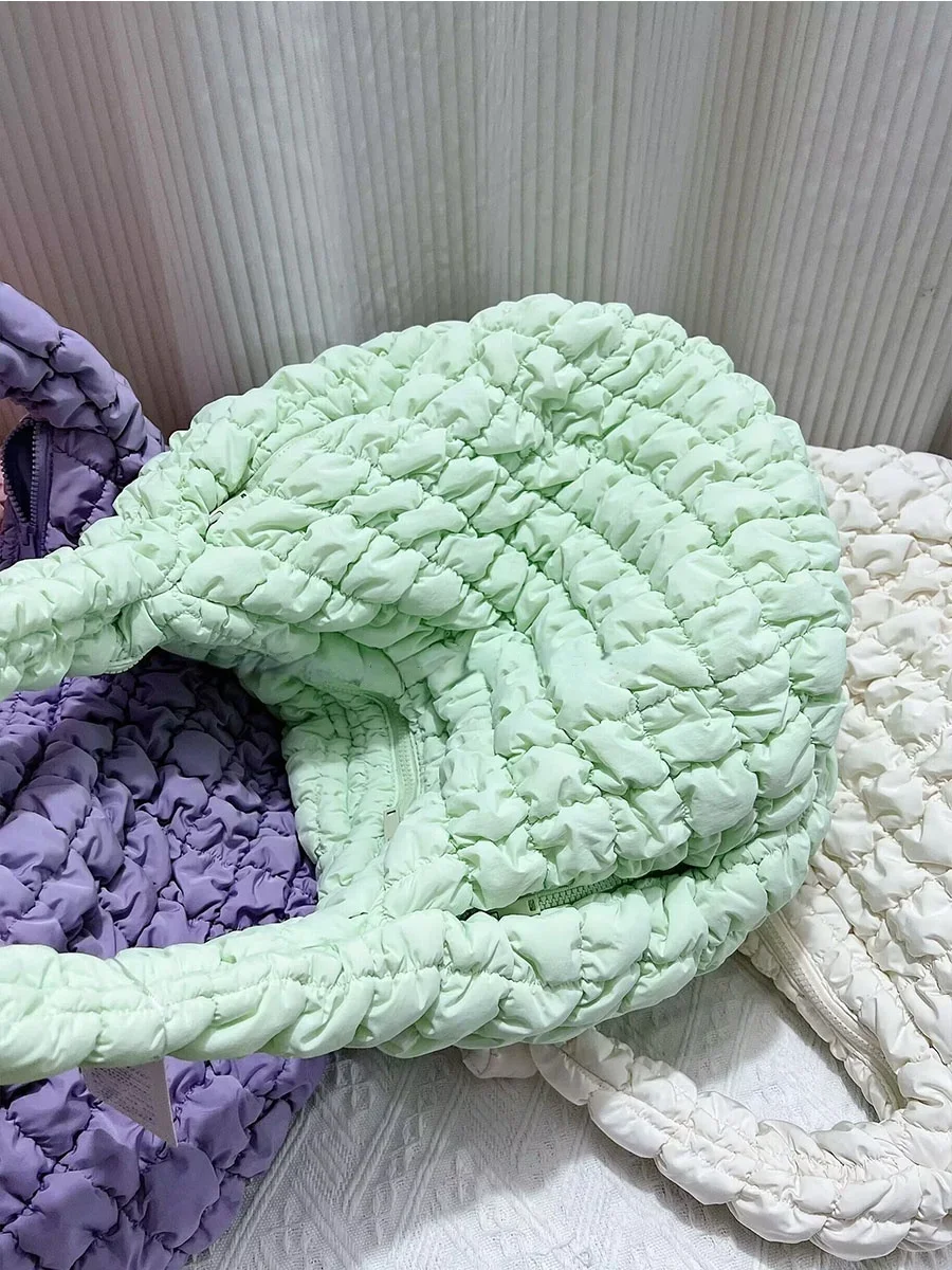 

Dumpling Big Bag Women's Bag Large Capaci New Lightweight Messenger Bag Clouds Pleat Korean Sle Commuter Casual All-matching