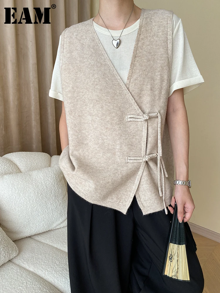 

[EAM] Women Loose Fit Apricot Buckle Knitting Big Size Vest New V-collar Sleeveless Fashion Tide Spring Autumn 2023 1DF9972