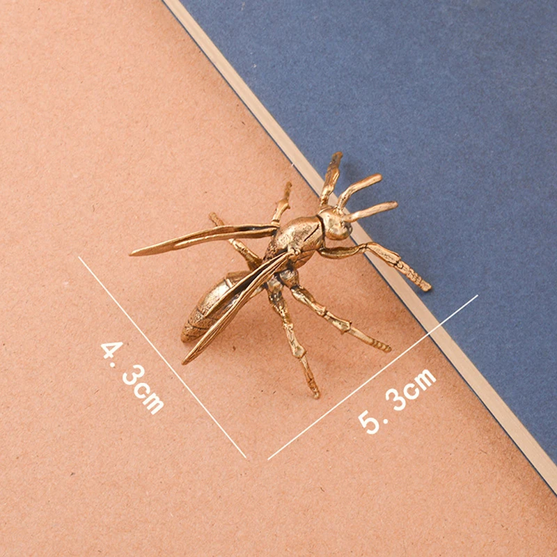 

Миниатюрная медная фигурка пчелы