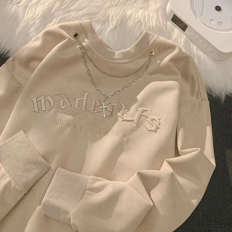 

American suede embroidered round neck sweatshirt for men and women niche loose Korean style temperament couple top with necklace