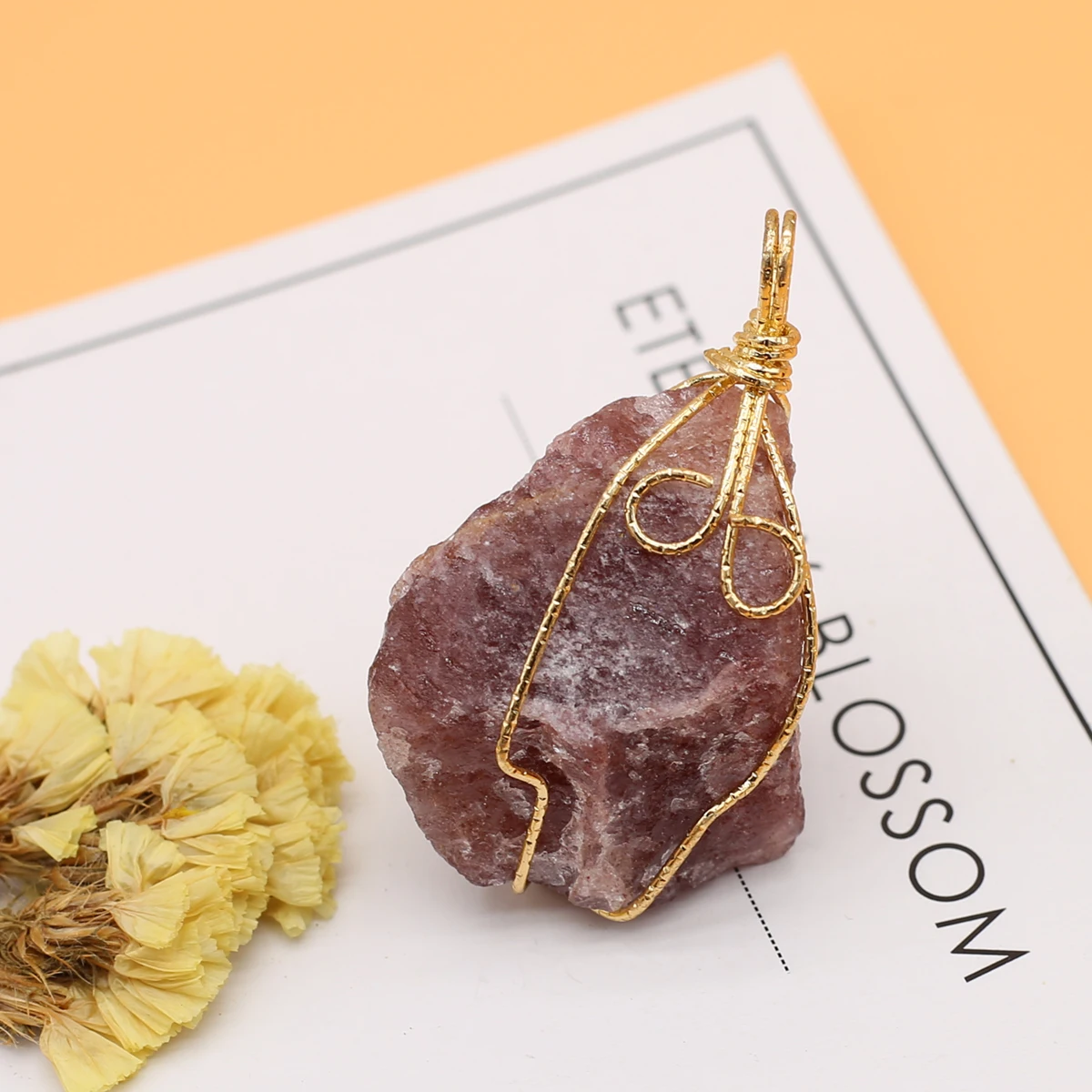 

Natural Stone Strawberry Crystal Irregular Rough Stone Hand-wound Used Pendant For DIY Jewelry Making Necklace Accessories