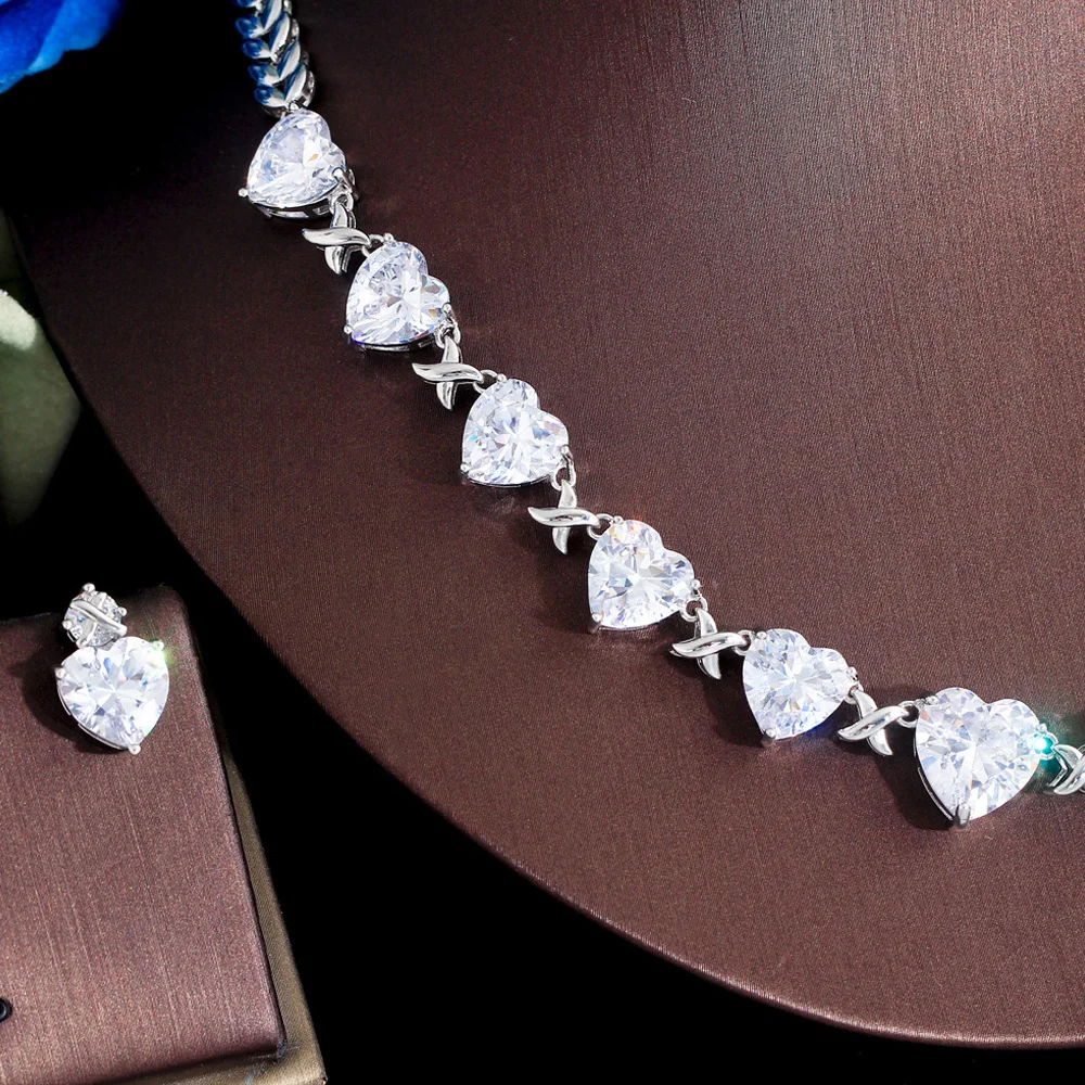 

ThreeGraces Shining Heart Cubic Zircon Stone Silver Color Fashion Earrings and Necklace Party Dress Jewelry Set for Women TZ850