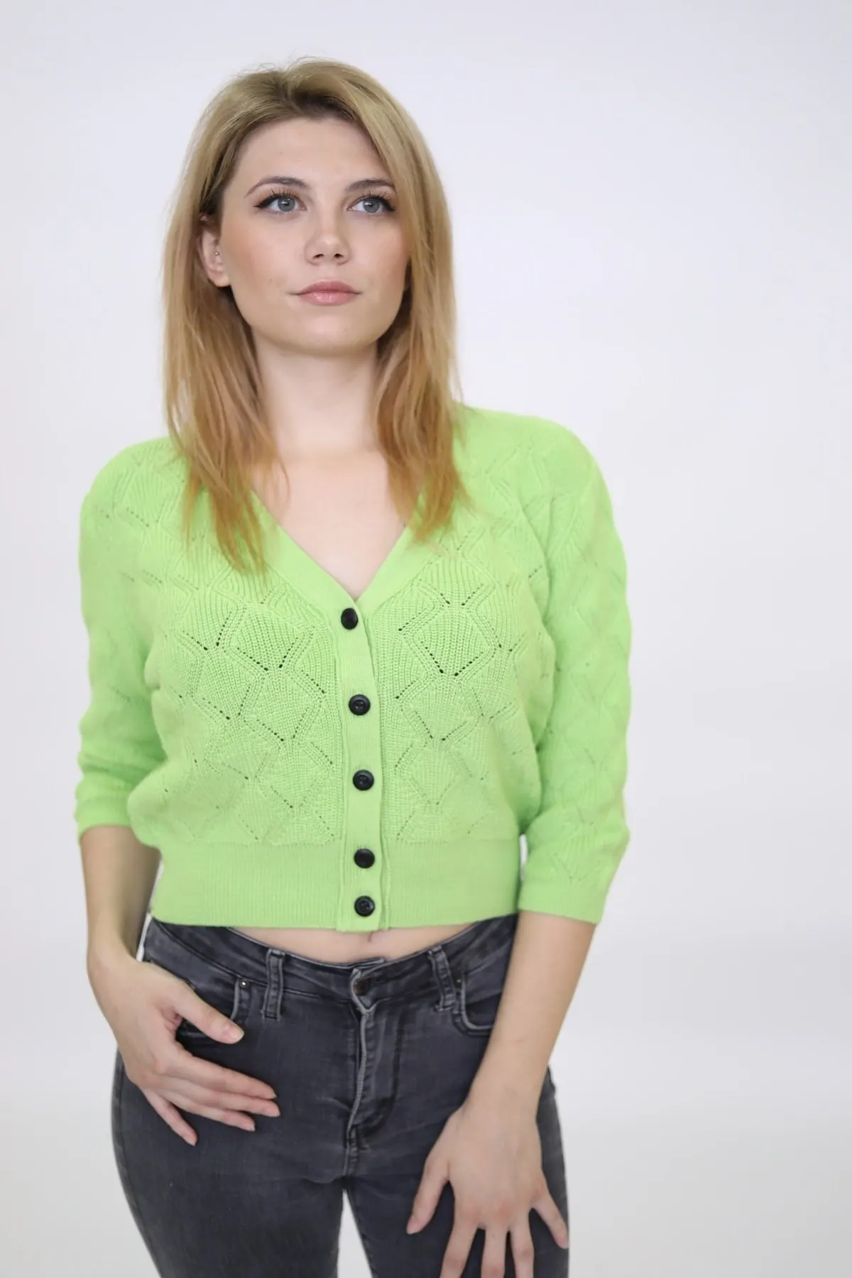 

Women's Cardigan Three Quarter Sleeve pattern Green sportswear Casual Knitted Quality Fashion Sweaters Loose Jumper