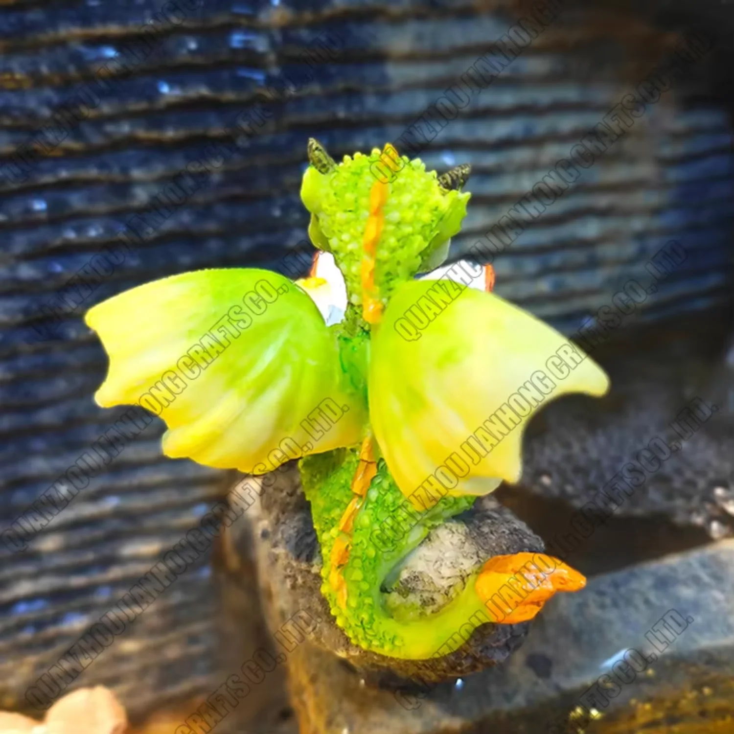 Дракон сидящий на камне миниатюрная статуя животного из смолы декор фигурка