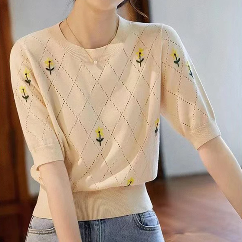 

Korean Style Embroidery Tee Shirt Femme O Neck T Shirt For Women 2023 Summer Short Sleeve Pullover Tshirts Female Knitted Tops