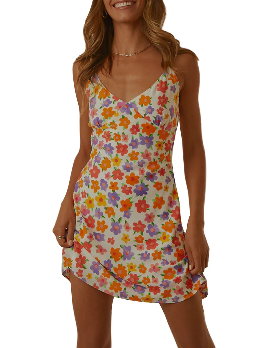 

Женское облегающее мини-платье на тонких бретельках с цветочным принтом