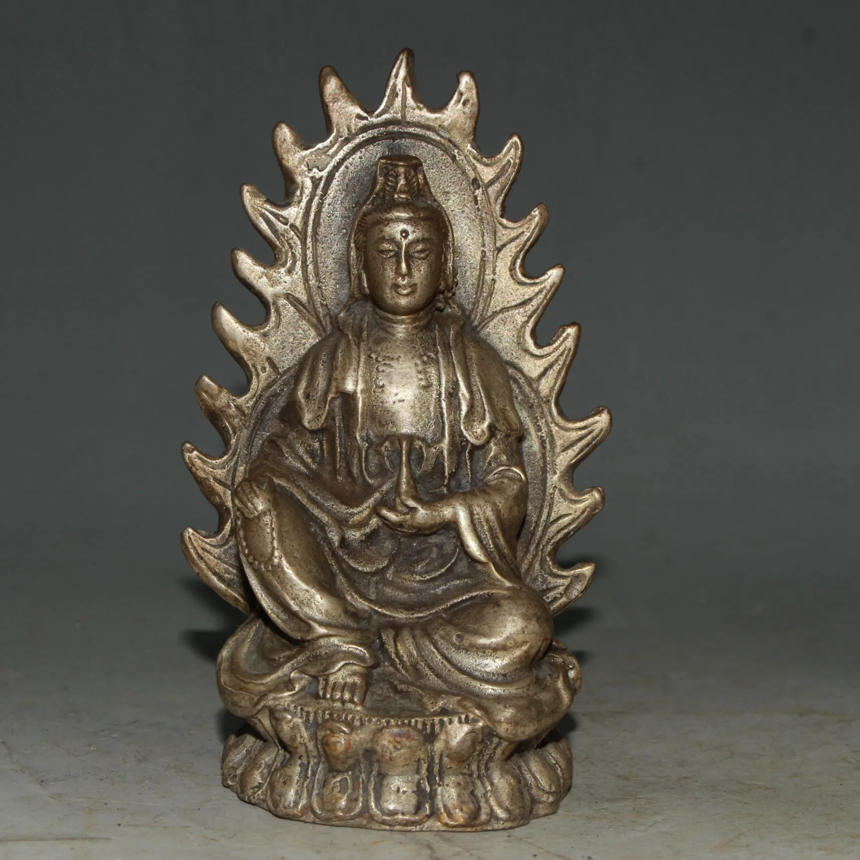 

Exquisite antique pure copper double lotus base Guanyin ornament