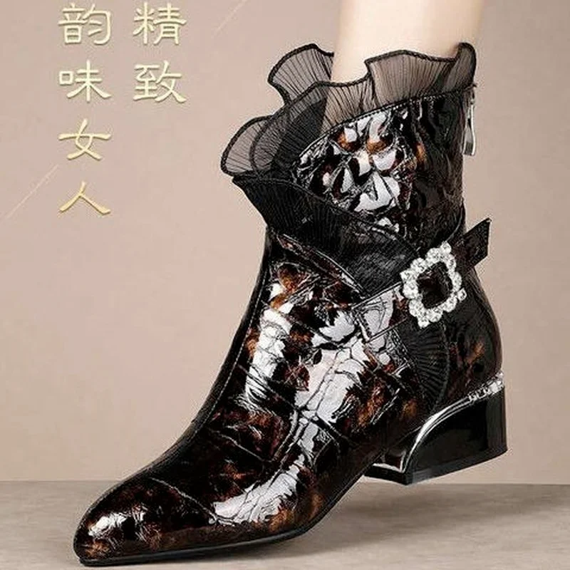 

Элегантные женские осенне-зимние новые лакированные кожаные короткие сапоги на толстом низком каблуке средней длины короткие сапоги с ост...