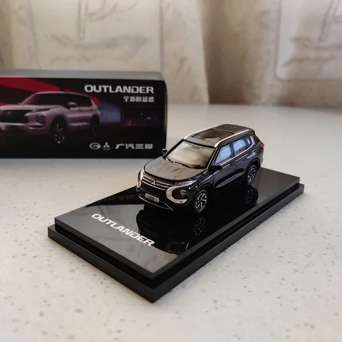Bburago 1:64 OUTLANDER SUV 2023 металлическая модель автомобиля