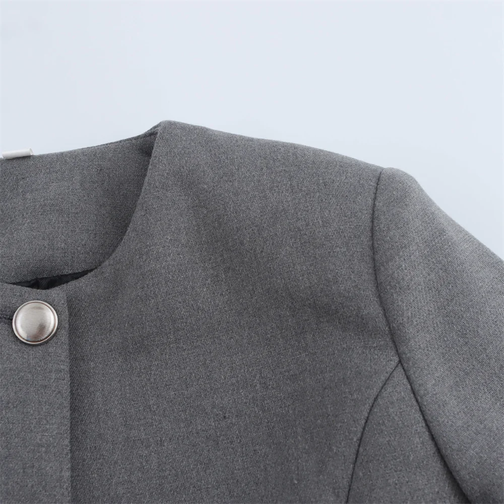 Женское повседневное пальто с круглым вырезом и металлическими пуговицами