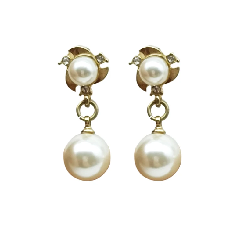 

Vintage Women Earrings Fashion White Pearl Earrings For Women Koreal Style Pearl Jewelry Accessories