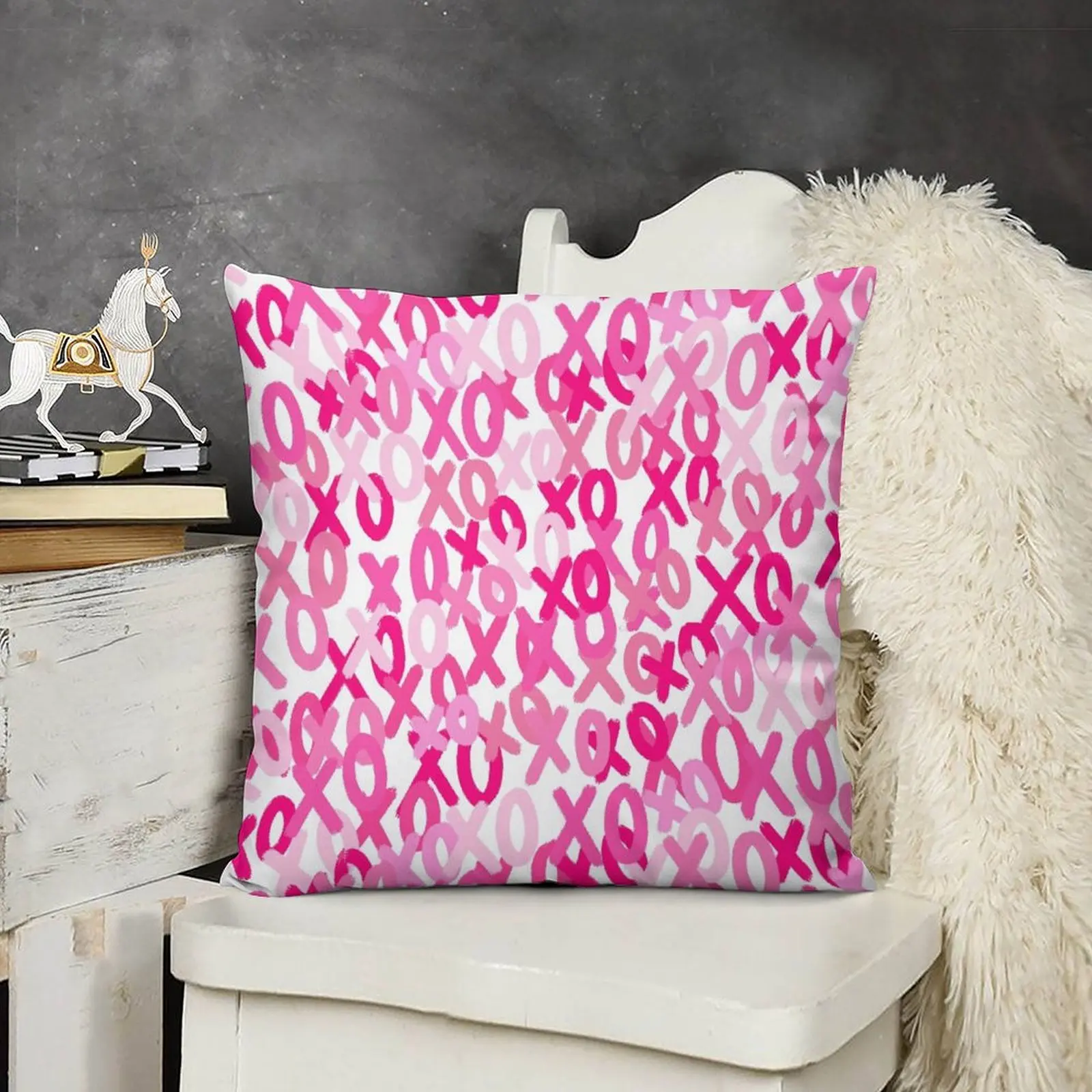 Розовые подушки XOXO Подушки для дивана