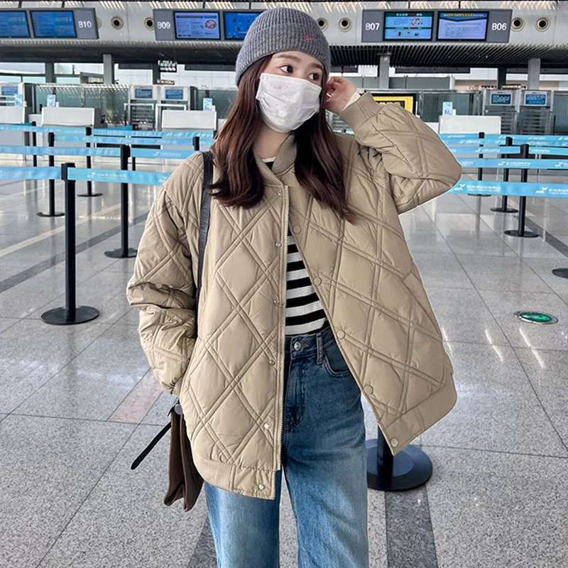 

2022 короткое Стеганое пальто с хлопковой подкладкой, женская зимняя куртка, в клетку, золотистая бархатная бейсбольная форма, свободная тепл...