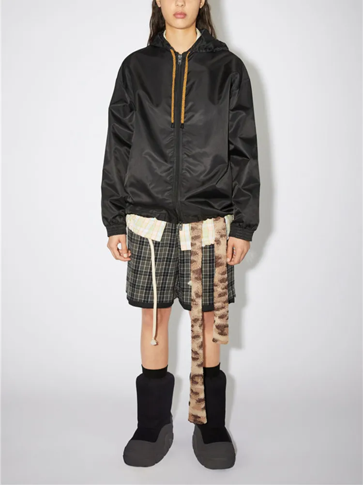 Куртка унисекс с радужными буквами осень 2022 черное нишевое Свободное пальто на