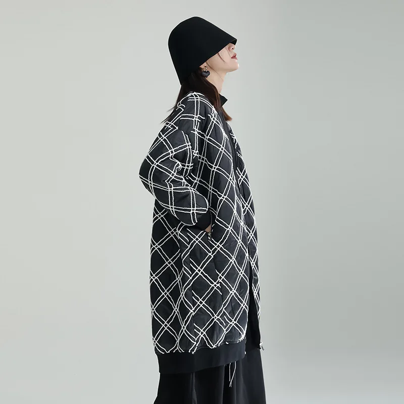 2023 Long Parkas Padded Jackets Retro Women Rhombic V-neck Black Medium Loose Lazy Style Bright Line Contrast Color Cotton Coat
