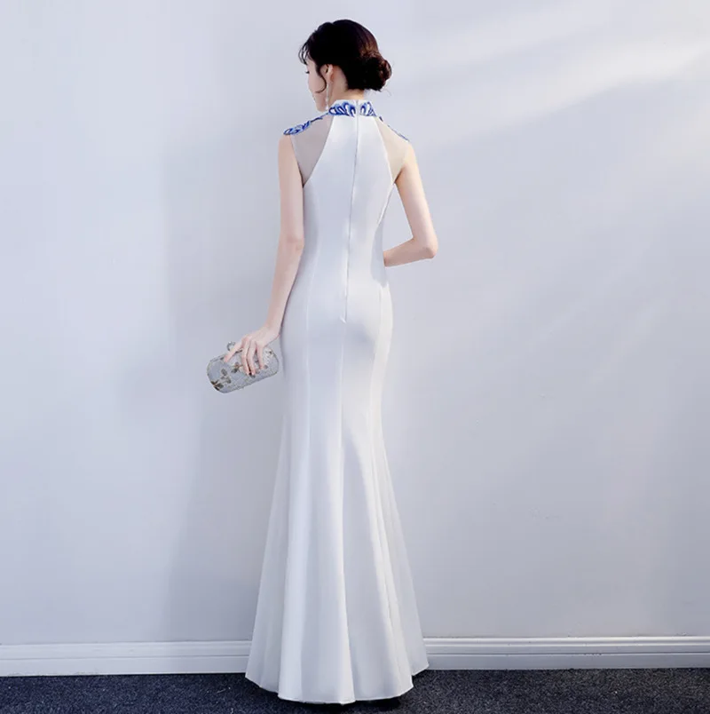 Бело-синее и фарфоровое платье Cheongsam без рукавов для банкета рыбий хвост молодых