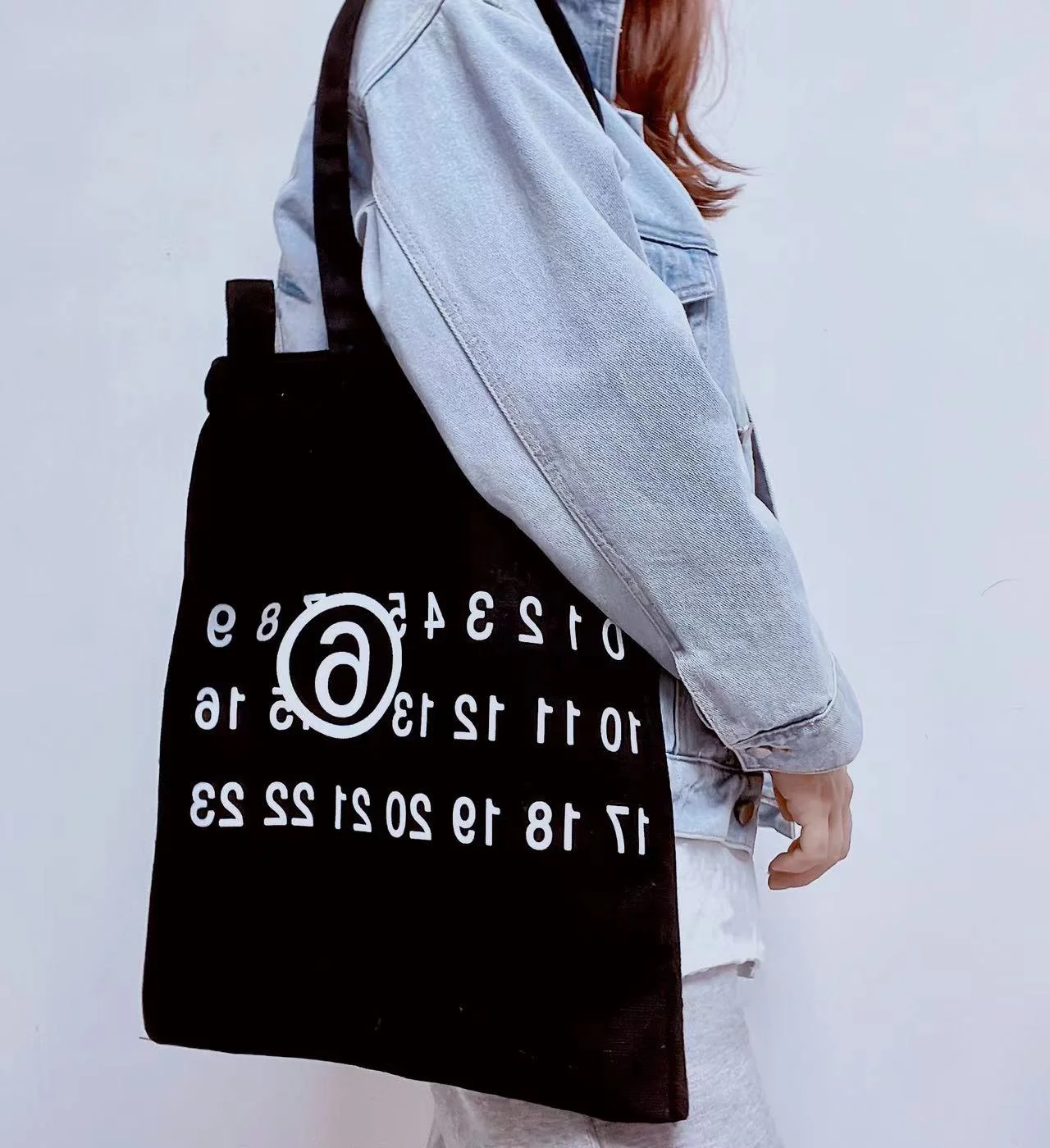 

22SS new MM6 Janpanese Style Womens and Mens Canvas Shoulder Bag Concise Letters Print Black Canvas Bag Students Bag