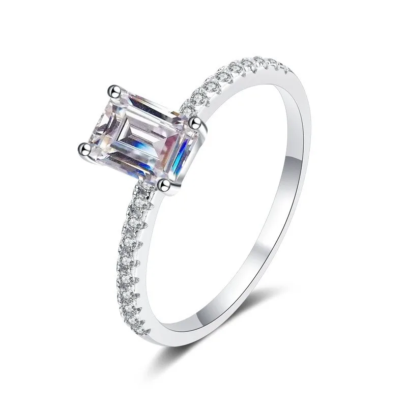 

ZFSILVER Fashion Trendy s925 Silver Classic Moissanite Diamond Rectanle Rings For Women Accessories Charms Wedding Party Jewelry