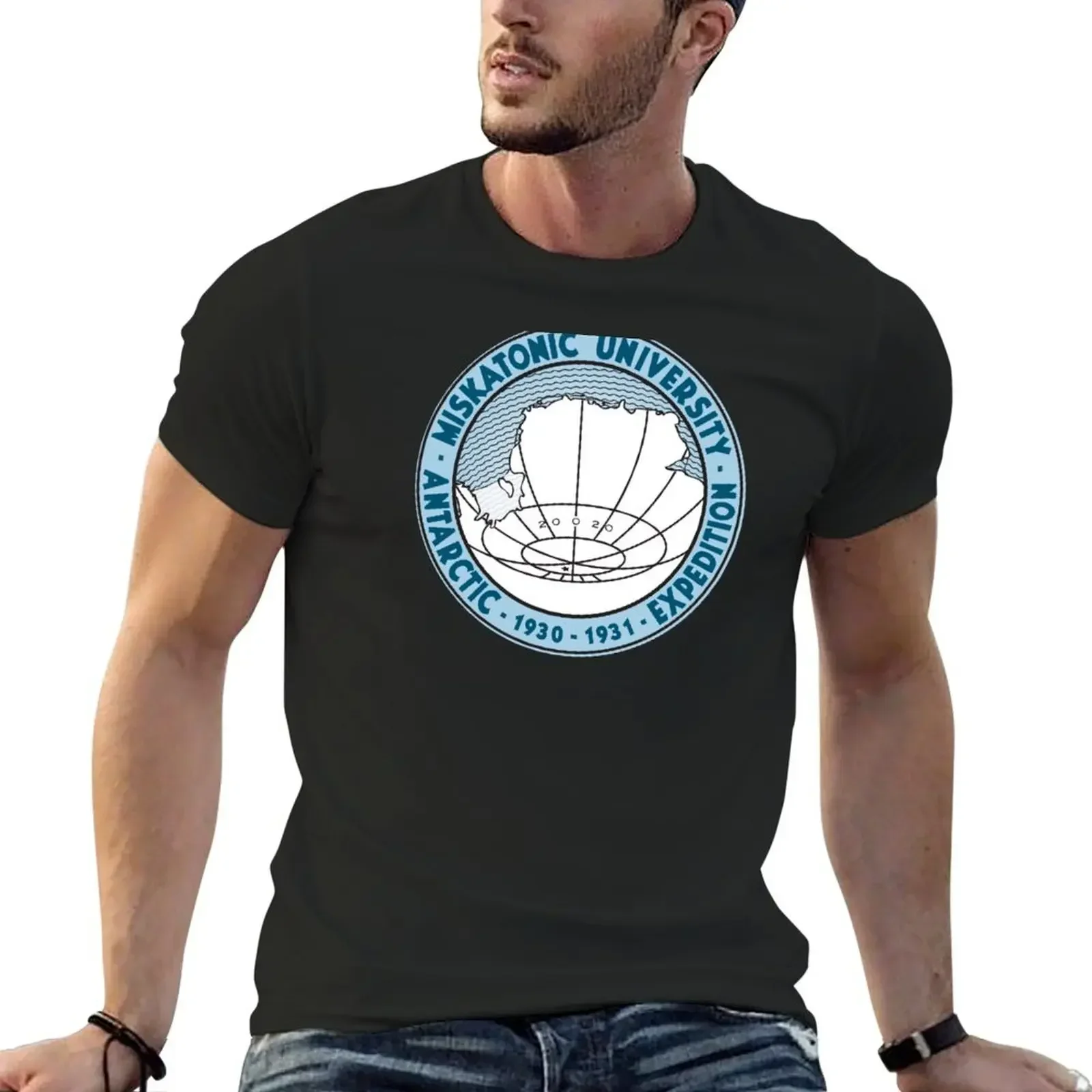 Футболка с логотипом Антарктического экспедиции Университета Мискатоник летние