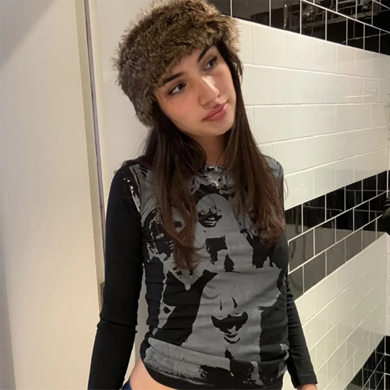 Женская футболка с длинным рукавом круглым вырезом и принтом |